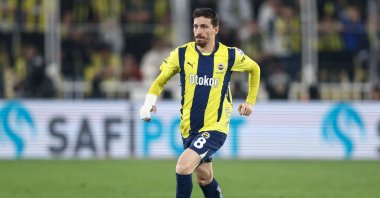 Fenerbahçe&#039;s Mert Hakan Yandaş controls the ball during the Turkish Süper Lig match against Samsunspor at Chobani Stadium, Istanbul, Türkiye, March 16, 2025. (Getty Images Photo)