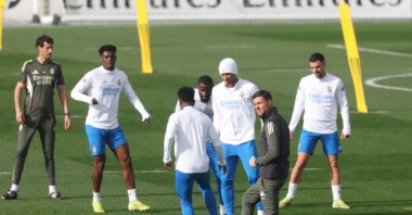 Real Madrid&#039;s coach Xabi Alonso (2nd R) leads a training session on the eve of the UEFA Champions League league phase day 6 football match against Manchester City at Valdebebas, Madrid, Spain, Dec. 9, 2025. (AFP Photo)