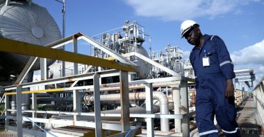 A worker walks by an oil well at the Toma South oil field to Heglig, Ruweng State, South Sudan, Aug. 25, 2018. (Reuters Photo)