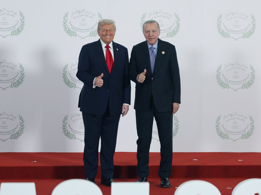 U.S. President Donald Trump and President Recep Tayyip Erdoğan pose for a photo during a summit on Gaza in Sharm el-Sheikh, Oct. 13, 2025 (AA File Photo)