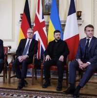 (L-R) German Chancellor Friedrich Merz, British Prime Minister Keir Starmer, Ukraine&#039;s President Volodymyr Zelenskyy and French President Emmanuel Macron at 10 Downing Street, London, U.K., Dec. 8, 2025. (EPA Photo)
