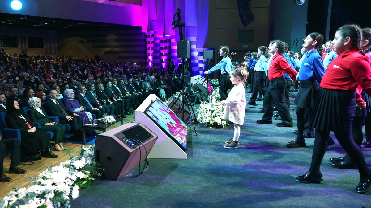 Children perform during the International Children’s Media Summit at the Haliç Congress Center in Istanbul, Türkiye, Dec. 6, 2025. (AA Photo)