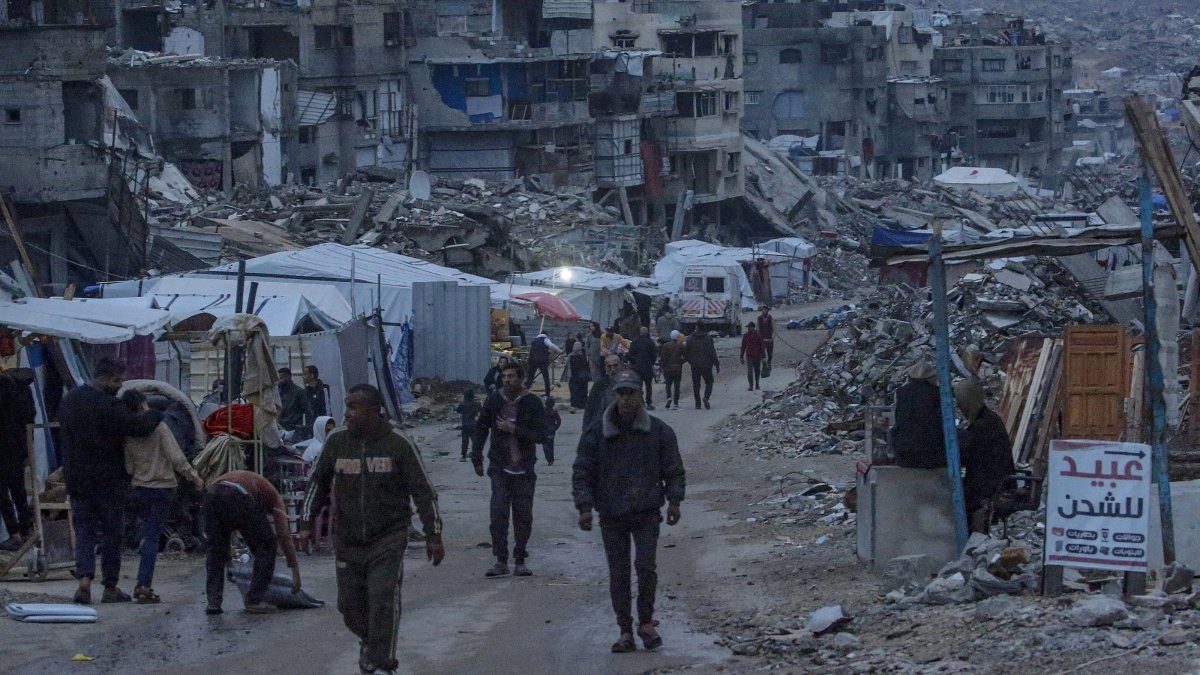 Hamas offers weapons freeze for long-term Gaza truce