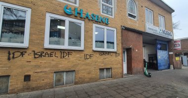 Ayasofya Mosque Association&#039;s building defaced with provocative graffiti in targeted attack, Hannover, in this photo released on Dec. 10, 2025. (AA Photo)