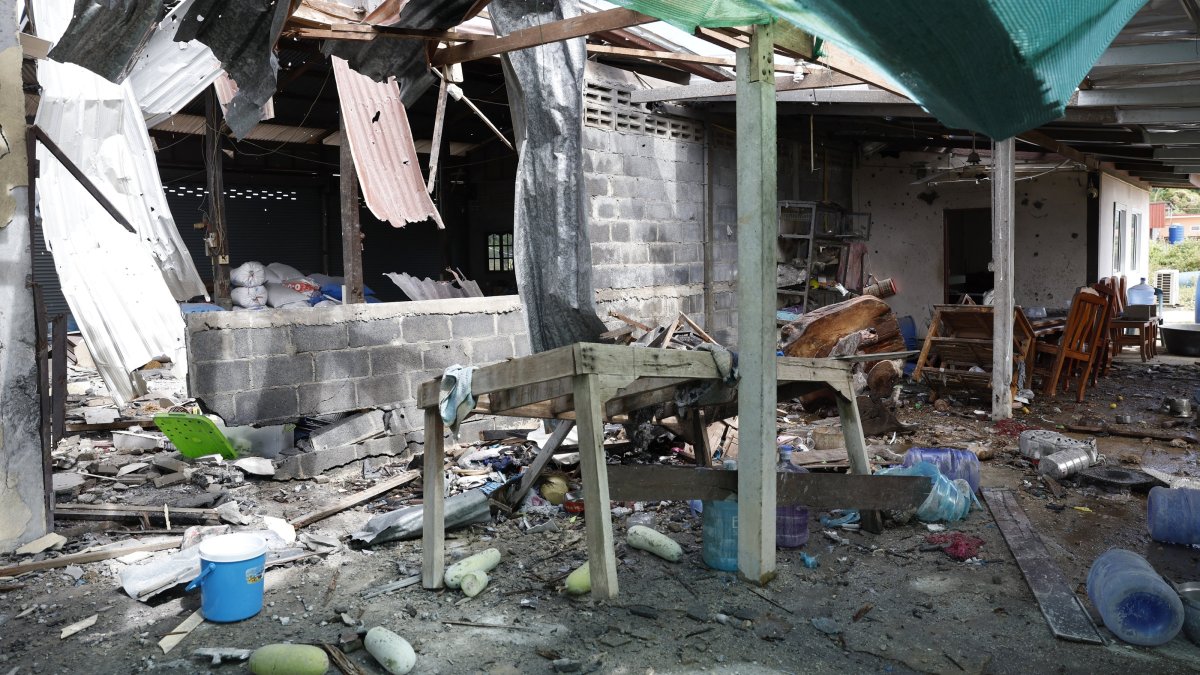 Thailand reports 1st civilian deaths as Cambodia border clashes resume