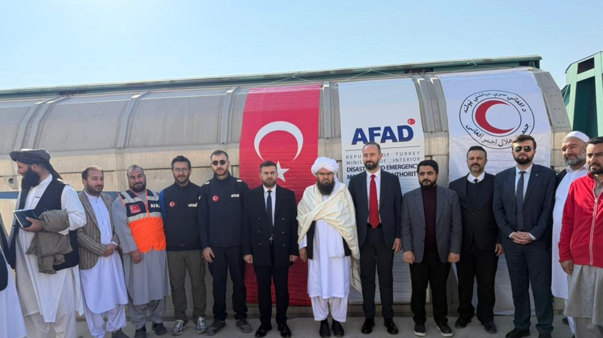 The 24th &quot;Kindness Train,&quot; prepared under Disaster and Emergency Management Authority coordination, is welcomed by officials, Herat, Afghanistan, Dec. 10, 2025. (AA Photo)