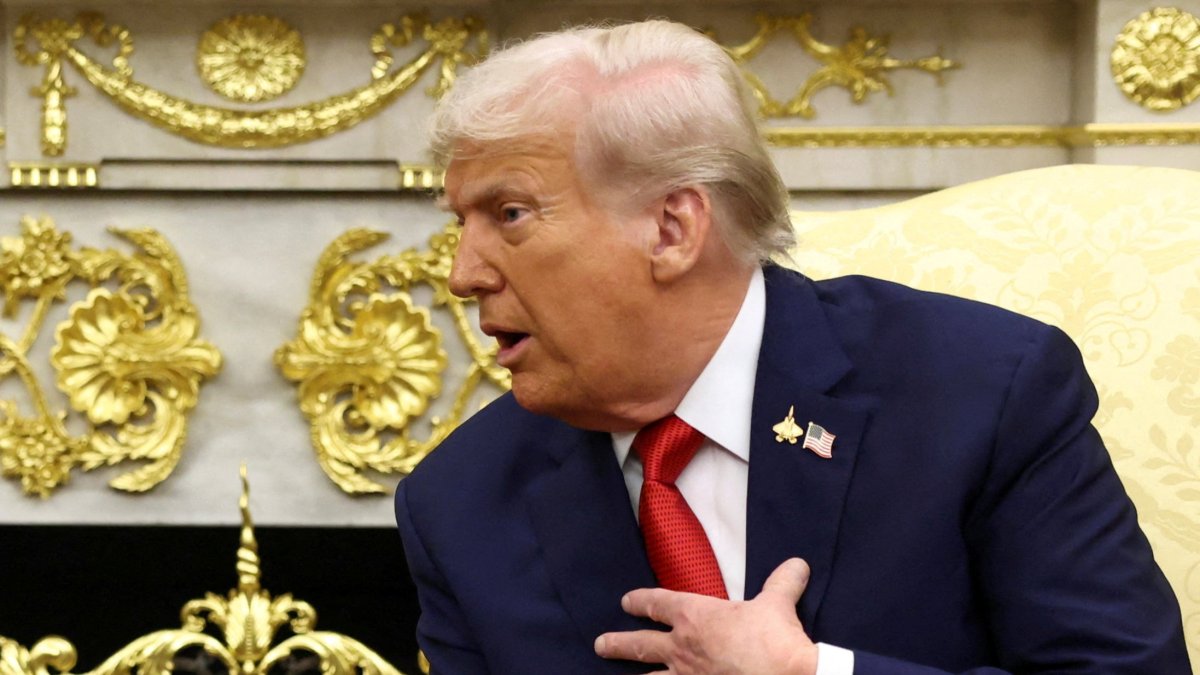 U.S. President Donald Trump speaks during a meeting at the White House, Washington, U.S., Sept. 25, 2025. (Reuters Photo)