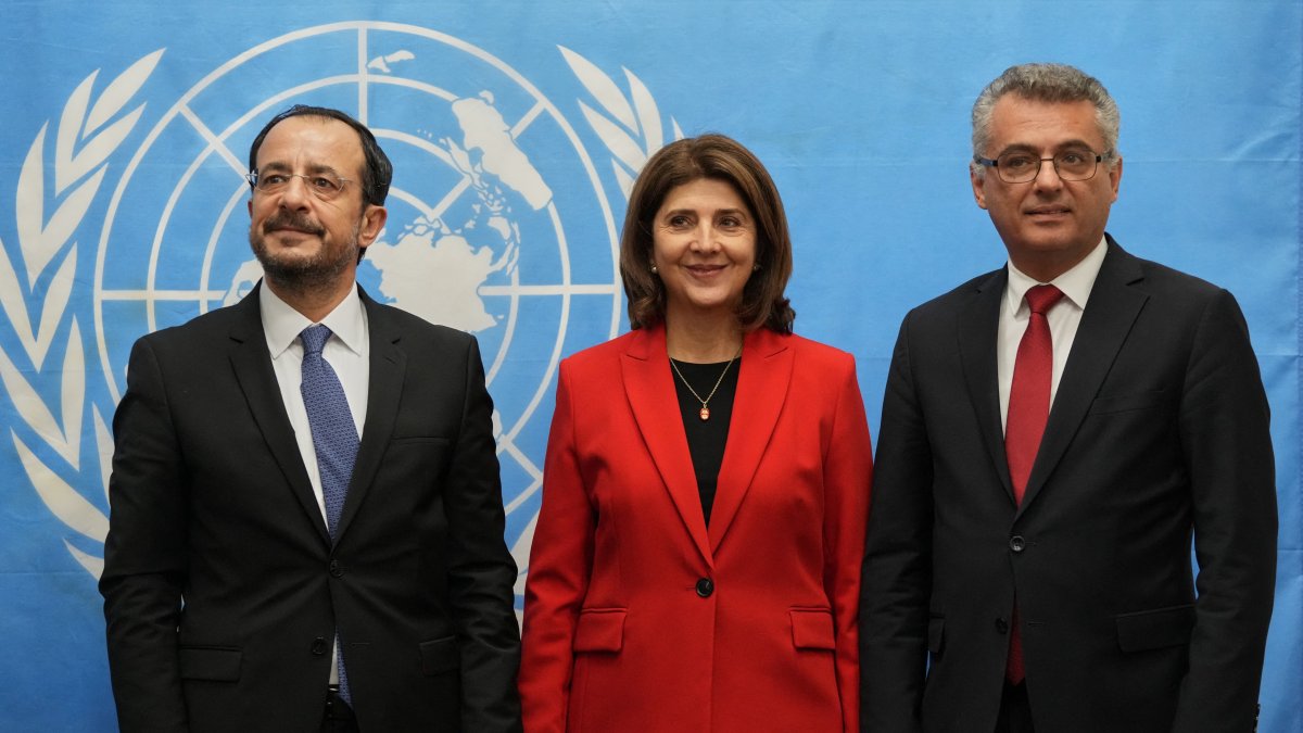 Turkish, Greek Cypriot leaders signal renewed push for peace talks