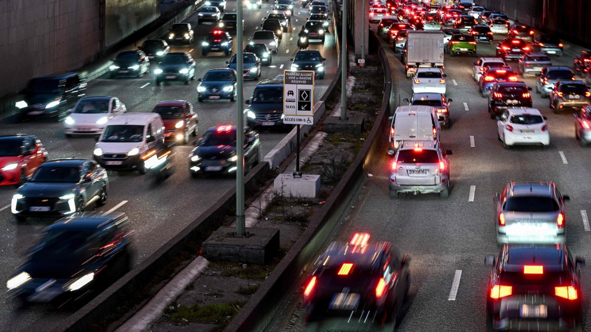 EU abandons plan for ban on combustion-engine cars: Senior official