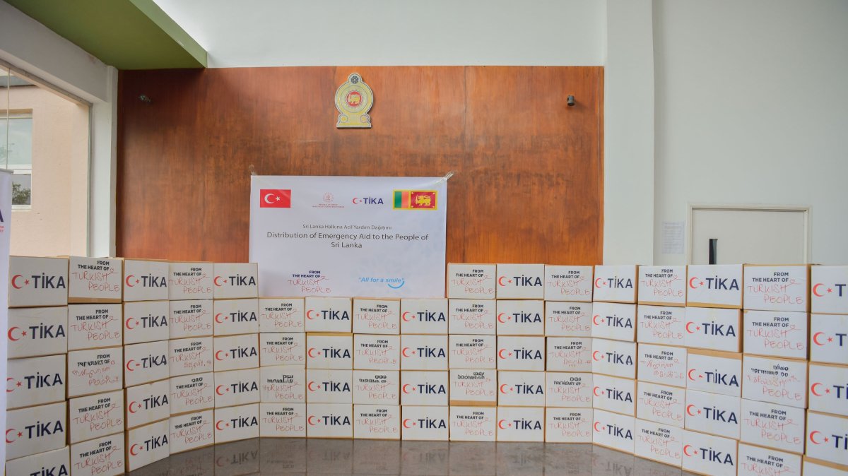 Emergency food and relief packages prepared by the Turkish Cooperation and Coordination Agency (TIKA) are delivered, Colombo, Sri Lanka, Dec. 12, 2025. (Courtesy of TIKA)