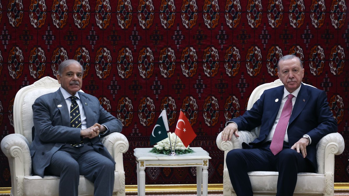 Türkiye ready to help uphold Pakistan-Afghanistan truce, Erdoğan tells Sharif