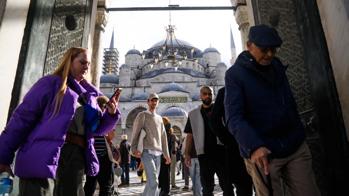 Türkiye posts current account surplus for 4th straight month in October