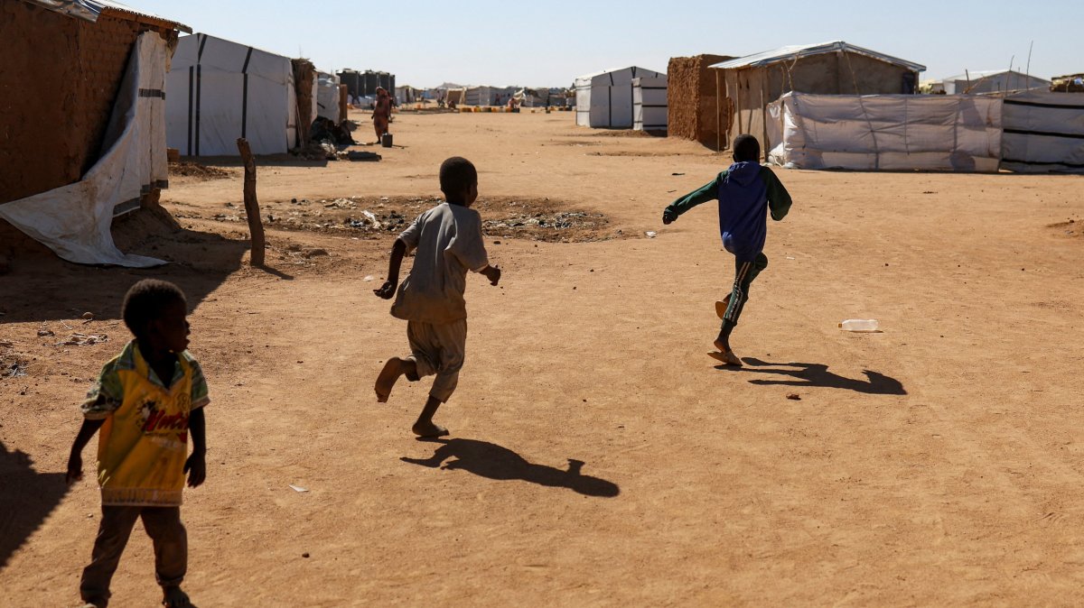 Sudanese refugee children from Darfur play in front of tents at the Iridimi refugee camp, Wadi Fira province, eastern Chad, Nov. 29, 2025. (Reuters Photo)