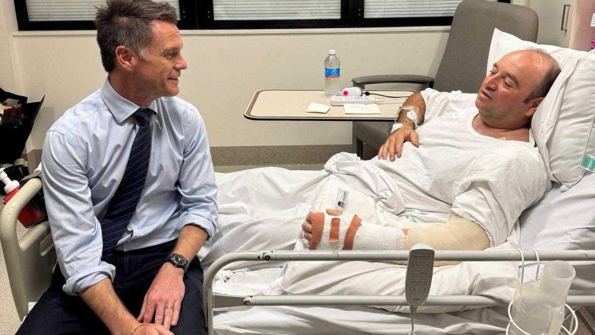 Australia hails Muslim man as 'hero' for disarming Bondi gunman