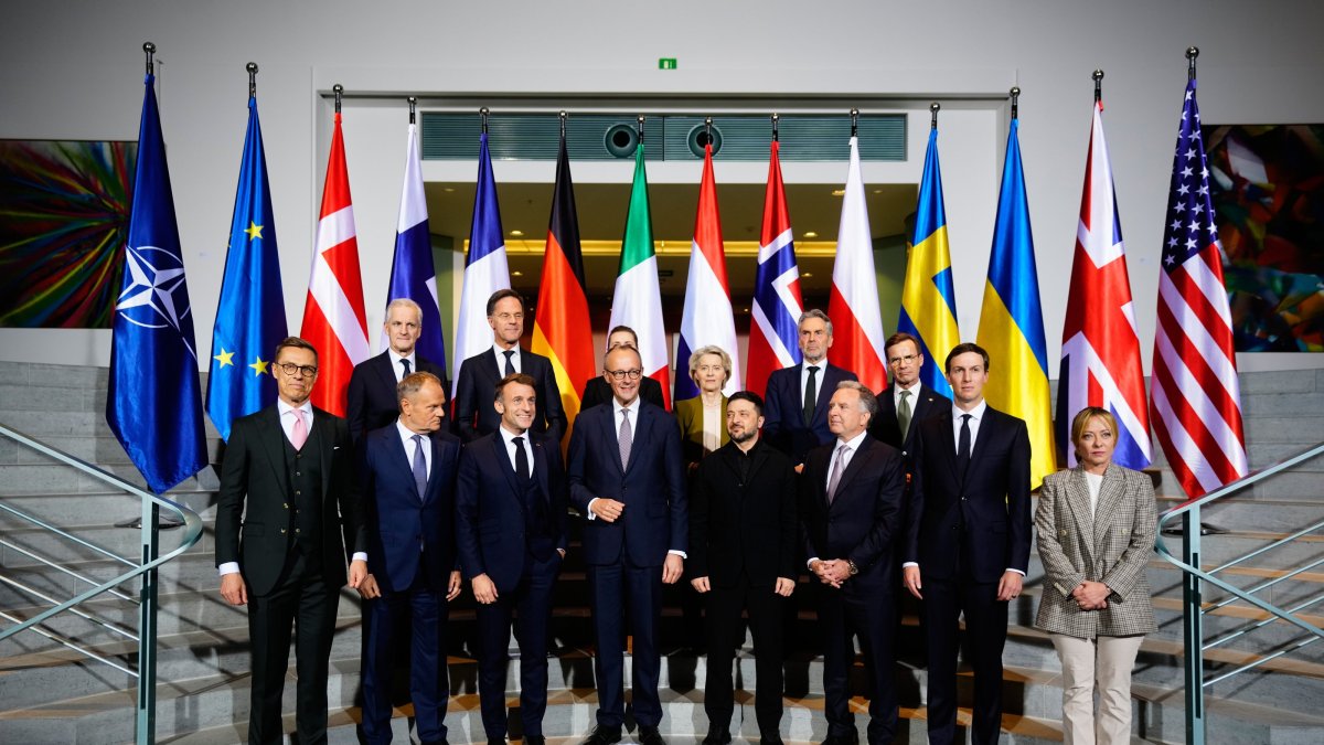 Europeans float peace force for Ukraine