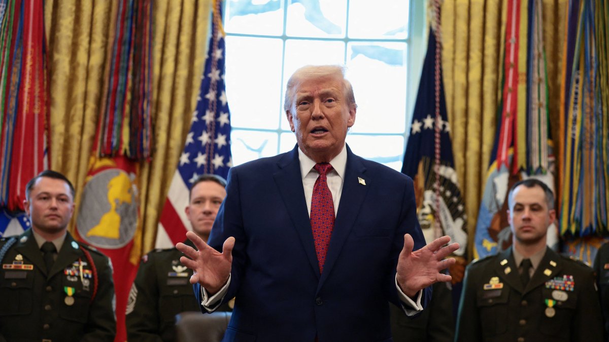 U.S. President Donald Trump speaks during a Mexican Border Defense Medal presentation in the Oval Office at the White House in Washington, D.C., U.S., Dec. 15, 2025. (Reuters Photo)