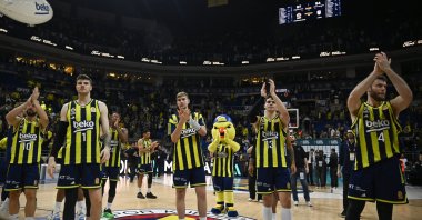 Fenerbahçe Beko players applaud fans after the Süper Lig match against Anadolu Efes at the Ülker Sports and Events Hall, Istanbul, Türkiye, Dec. 15, 2025. (AA Photo)