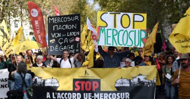 French farmers and the Confederation paysanne protest against the EU-Mercosur free-trade deal between the EU and South American countries, Paris, France, Oct. 14, 2025. (Reuters Photo)