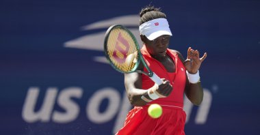 Canada's Victoria Mboko returns a shot to Czechia's Barbora Krejcikova during the first round of the U.S. Open tennis championships, New York, U.S., Aug. 25, 2025. (AP Photo)