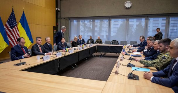 U.S. and Ukrainian delegations hold discussions on a U.S. plan to end the war in Ukraine at the U.S. Mission in Geneva, Nov. 23, 2025. (AFP File Photo)