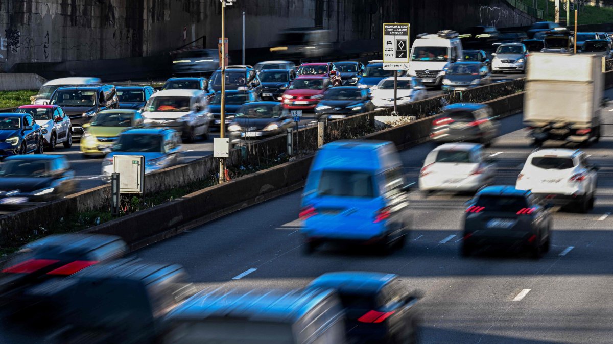 EU retreats from 2035 petrol car ban amid global EU slowdown