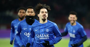 Paris Saint-Germain's Vitinha (C) during the warm-up before the Ligue 1 match against Le Havre AC at the Parc des Princes, Paris, France, Nov. 22, 2025. (Reuters Photo)