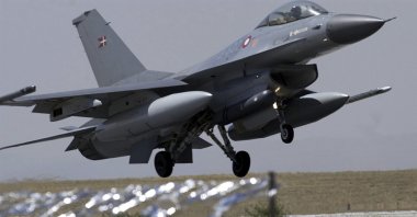 An F-16 fighter lands at a Turkish air base, Konya, central Türkiye, Sept. 8, 2004. (AP Photo)
