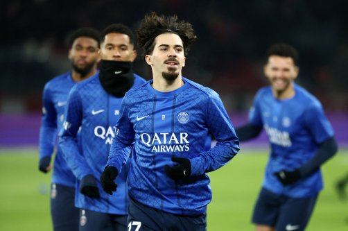 Paris Saint-Germain's Vitinha (C) during the warm-up before the Ligue 1 match against Le Havre AC at the Parc des Princes, Paris, France, Nov. 22, 2025. (Reuters Photo)