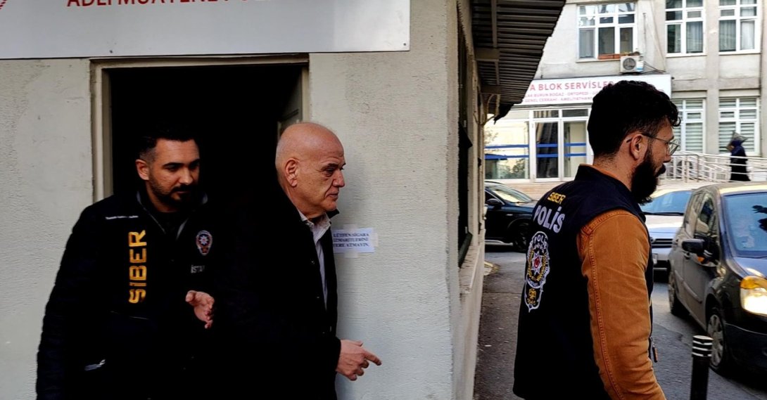 Ahmet Çakar (C) leaves the Istanbul Chief Public Prosecutor’s Office after giving a statement amid the TFF betting scandal, Istanbul, Türkiye, Dec. 12, 2025. (DHA Photo)