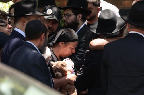 Valentyna (C), the mother of 10-year-old Matilda, who was killed in the Dec. 14 Bondi Beach shooting attack, during her daughter's funeral, Sydney, Australia, Dec. 18, 2025. (AFP Photo)
