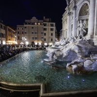  Tourists queue in front of the Trevi Fountain in Rome, Italy, Dec. 19, 2025. (EPA Photo)