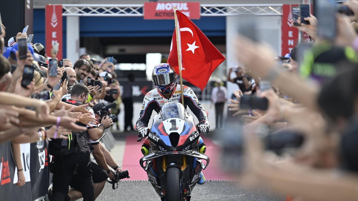 Toprak Razgatlıoğlu crosses the line to victory in the Tissot Superpole at the 11th round of the 2025 WSBK, Estoril, Portugal, Oct. 12, 2025. (AA Photo)