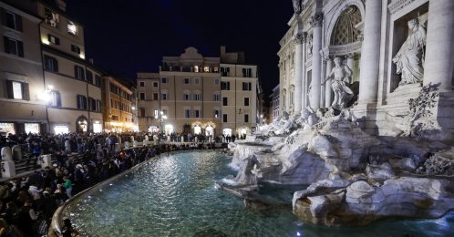  Tourists queue in front of the Trevi Fountain in Rome, Italy, Dec. 19, 2025. (EPA Photo)