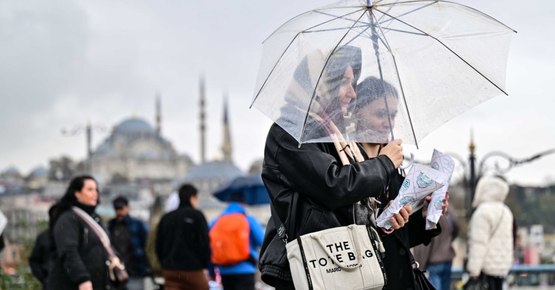 People walk in the famous Eminönü neighborhood, Istanbul, Türkiye, Dec. 7, 2025. (AA Photo)