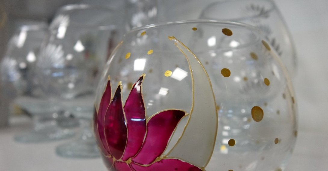 Decorative glass produced by women in Gaziantep, southern Türkiye, Dec. 18, 2025. (IHA Photo)