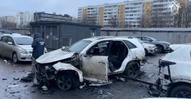An investigator works at the scene where Lt. Gen. Fanil Sarvarov was reportedly killed in a car bomb in Moscow, Russia, Dec. 22, 2025. (Reuters Photo)