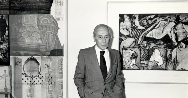 Gallery owner Leo Castelli attending "Art Show Benefiting Henry St. Settlement" at the 7th Regiment Armory, New York City, U.S., Feb. 14, 1991. (Getty Images Photo)