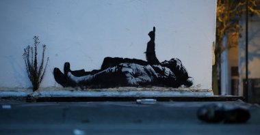 A new mural by anonymous artist Banksy, in Bayswater, London, Britain, Dec. 22, 2025. (Reuters Photo)