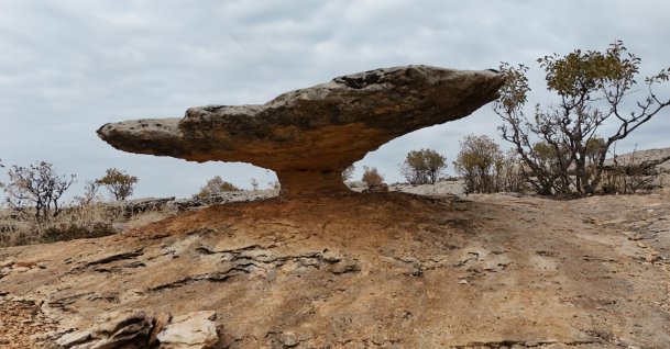 A view of the geological formation known locally as the “Mushroom Rock” or “Shield Rock,” a natural landmark believed to be a remnant of the Ice Age, Diyarbakır, southeastern Türkiye, Dec. 21, 2025. (İHA Photo)
