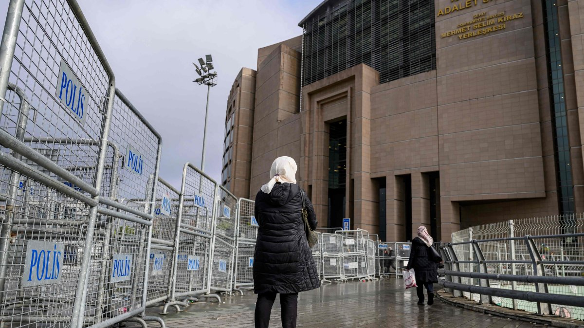The mother of Ibtissem B waits outside Çağlayan Courthouse, in Istanbul, Dec. 23, 2025. (AFP Photo)