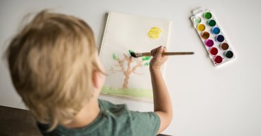 To awaken a genuine love for art in children, one must first resist the impulse to instruct. (Getty Images Photo)