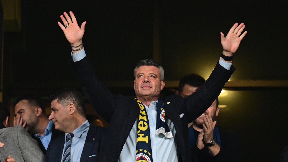 Fenerbahçe President Sadettin Saran waves at fans during the Ziraat Turkish Cup match between Fenerbahçe and Beşiktaş at Chobani Stadium, Istanbul, Türkiye, Dec. 23, 2025. (AA Photo)