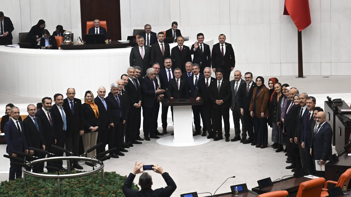Turkish lawmakers pose for a family photo during the last legislative session of 2025 at the Parliament in the capital, Ankara, Türkiye, Dec. 24, 2025. (AA Photo)