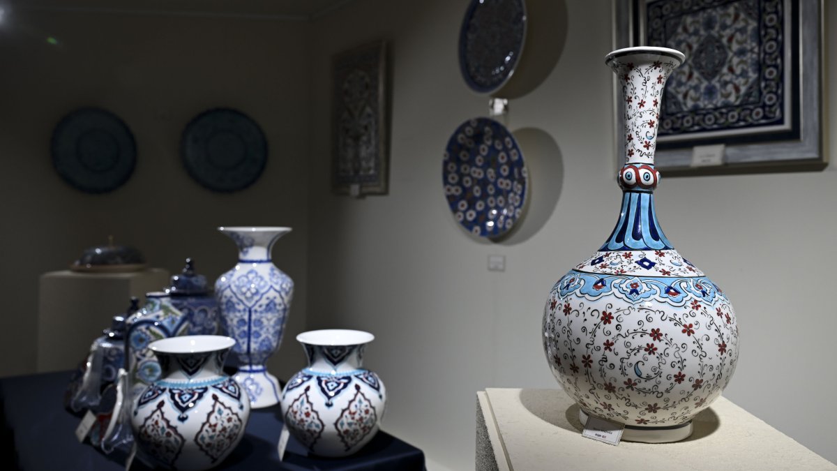 Traditional Turkish arts exhibition opens at National Library