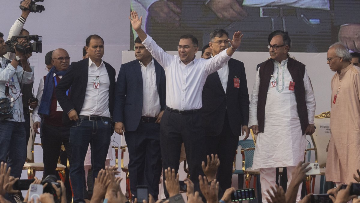 Tarique Rahman, acting chairman of the Bangladesh Nationalist Party (BNP), waves to supporters during a rally after his arrival in Dhaka, Bangladesh, Dec. 25, 2025. (AA Photo)