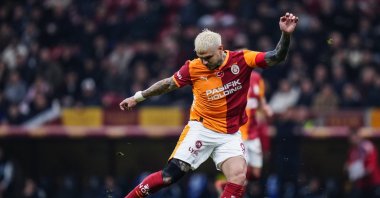 Galatasaray's Mauro Icardi shoots to score during the Süper Lig match against Kasımpaşa at RAMS Park, Istanbul, Türkiye, Dec. 20, 2025. (AA Photo)