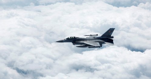 A Polish Air Force F-16 fighter jet flies during a media day, July 4, 2023. (Reuters Photo)