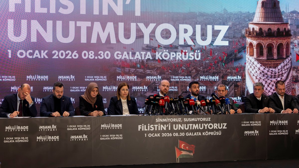 Bilal Erdoğan (5th L), a member of the High Consultation Board of Turkish Youth Foundation (TÜGVA), and members of the National Will Platform attend a news conference to announce the "We don't forget Palestine" rally, which will be held on Jan. 1 in Istanbul, Istanbul, Türkiye, Dec. 22, 2025. (Reuters Photo)