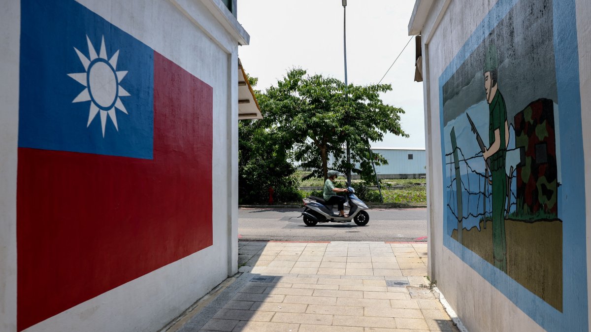 China sanctions US firms, executives over arms sales to Taiwan