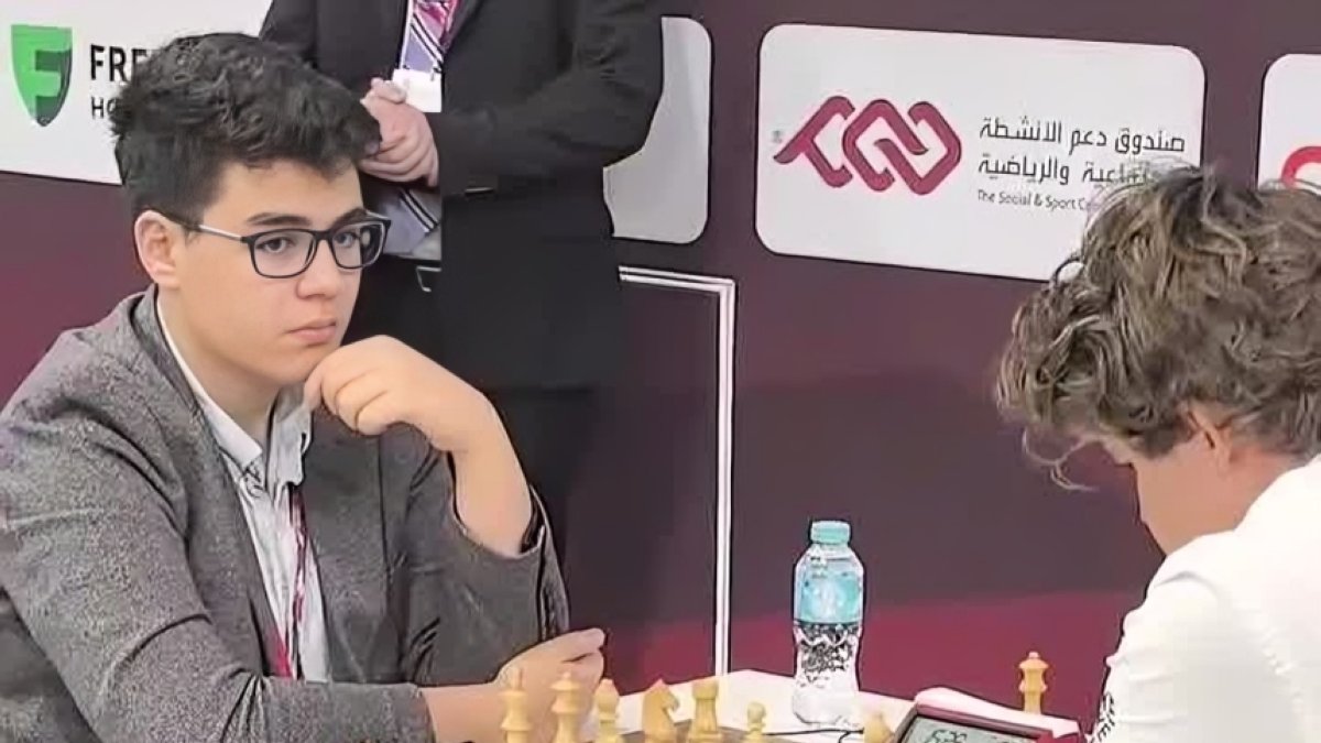 Türkiye’s Erdoğmuş announces himself on world stage against Carlsen